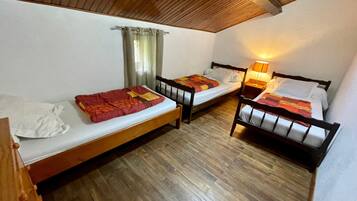 Fer et planche Ă repasser, Wi-Fi, draps fournis