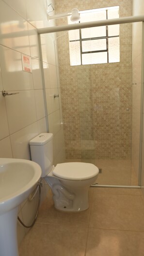 Family House, Garden View | Bathroom
