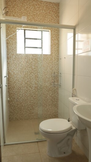 Bathroom - Casa Canto das Arvores - Nova União MG (Nova União)