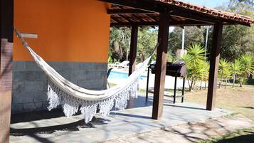 Casa familiar, vista al jardín | Lanai