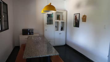 Casa familiar, vistas al jardín | Comedor