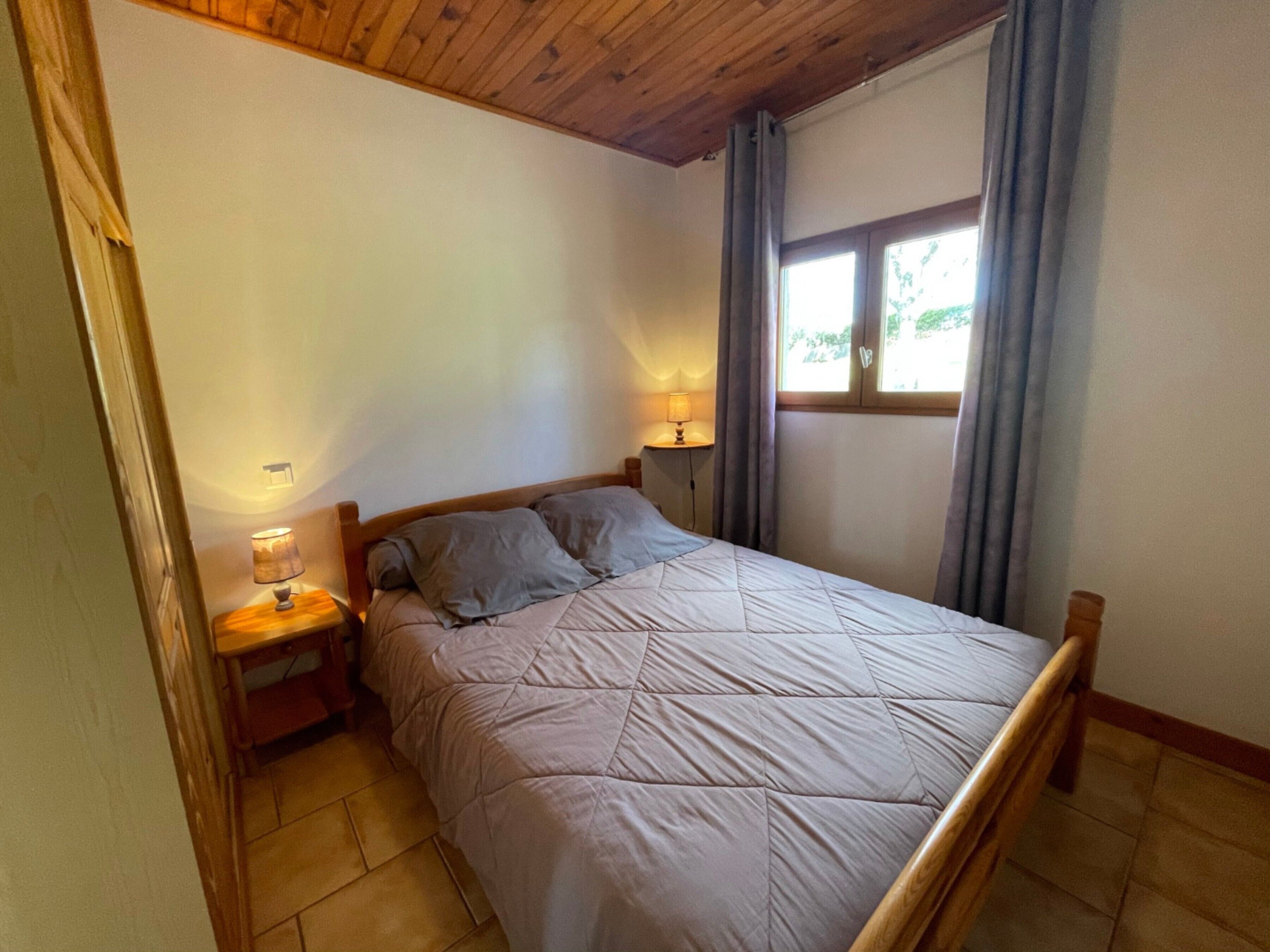 2 間睡房、熨斗/熨衫板、Wi-Fi、床單