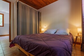 2 dormitorios, tabla de planchar con plancha, wifi y ropa de cama