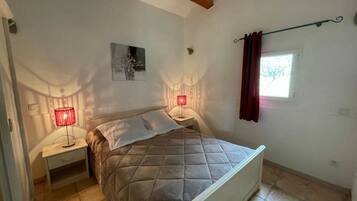 熨斗/熨衫板、Wi-Fi、床單