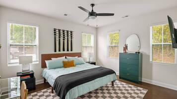 3 bedrooms, desk, iron/ironing board, WiFi