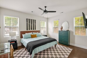 3 bedrooms, desk, iron/ironing board, WiFi