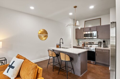 A-Contemporary Columbia Duplex