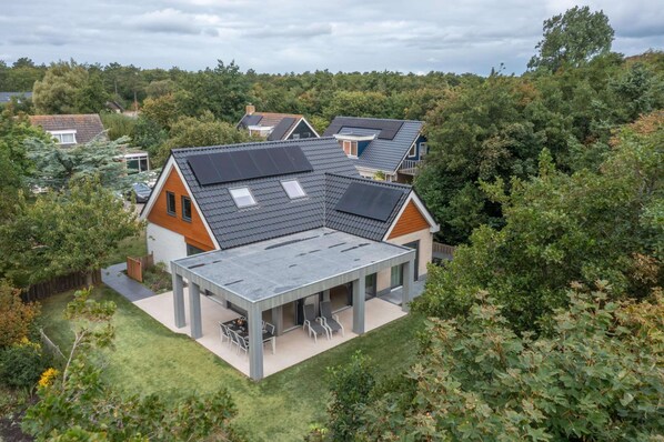 Exterior - Luxurious and Attractive 8-person Family Villa (De Koog)