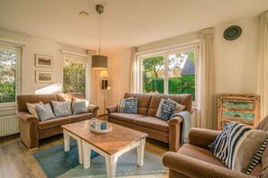 House | Living room - Charming Villa Near the sea and Forest (De Koog)