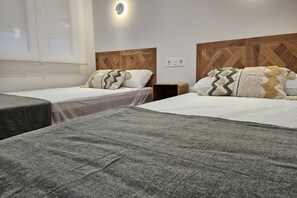 Iron/ironing board, WiFi (free), bed sheets