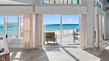 Condo, várias camas (Cabana Club C408- Sugar Sand Shores) | Parte interna