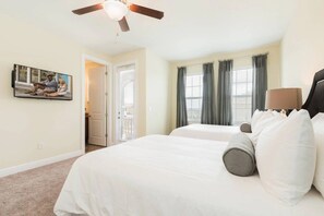 5 habitaciones, tabla de planchar con plancha, wifi y ropa de cama 