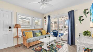 House, Multiple Beds (John's Pass-Time Beach Cottage #1 and) | Living area