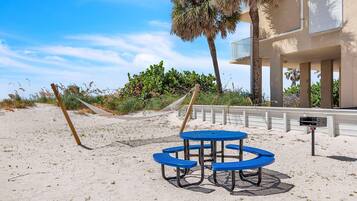 House, Multiple Beds (John's Pass-Time Beach Cottage #1 and) | Outdoor dining