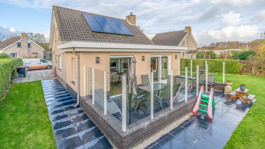 Modernly Furnished Holiday Home for 6 People