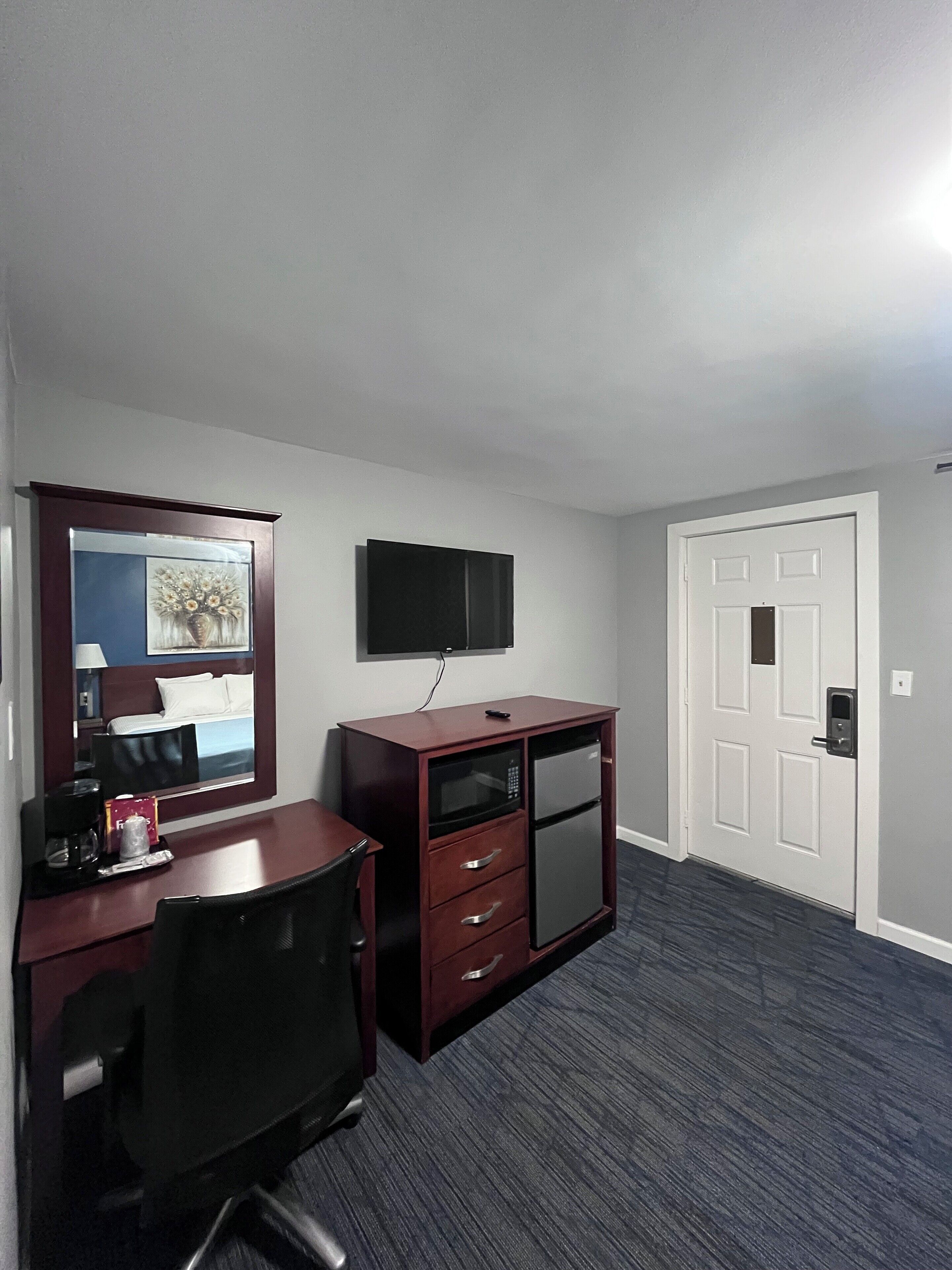 Superior-herbergi fyrir einn | Skrifborð, vinnuaðstaða fyrir fartölvur, straujárn/strauborð