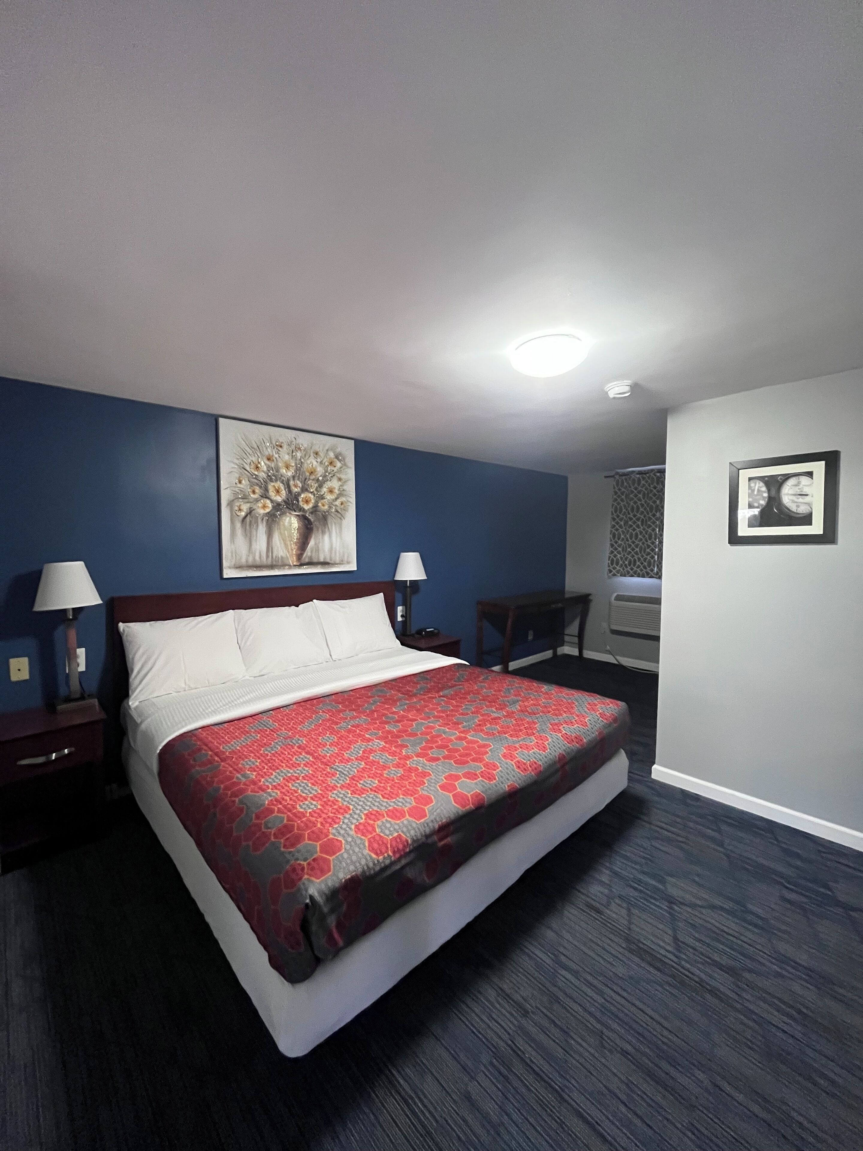 Quarto solteiro superior | Escrivaninha, espaço de trabalho para notebook