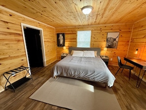 3 soverom, skrivebord, wi-fi (inkludert) og sengetøy