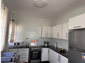 Microondas, horno y parrilla de estufa