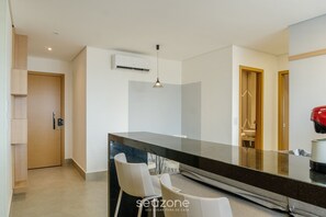 Apartment | Lobby - Apts in a Building With Pool and Gym - GRL (Anapolis)