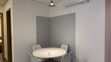 Basic Apartment | Dining