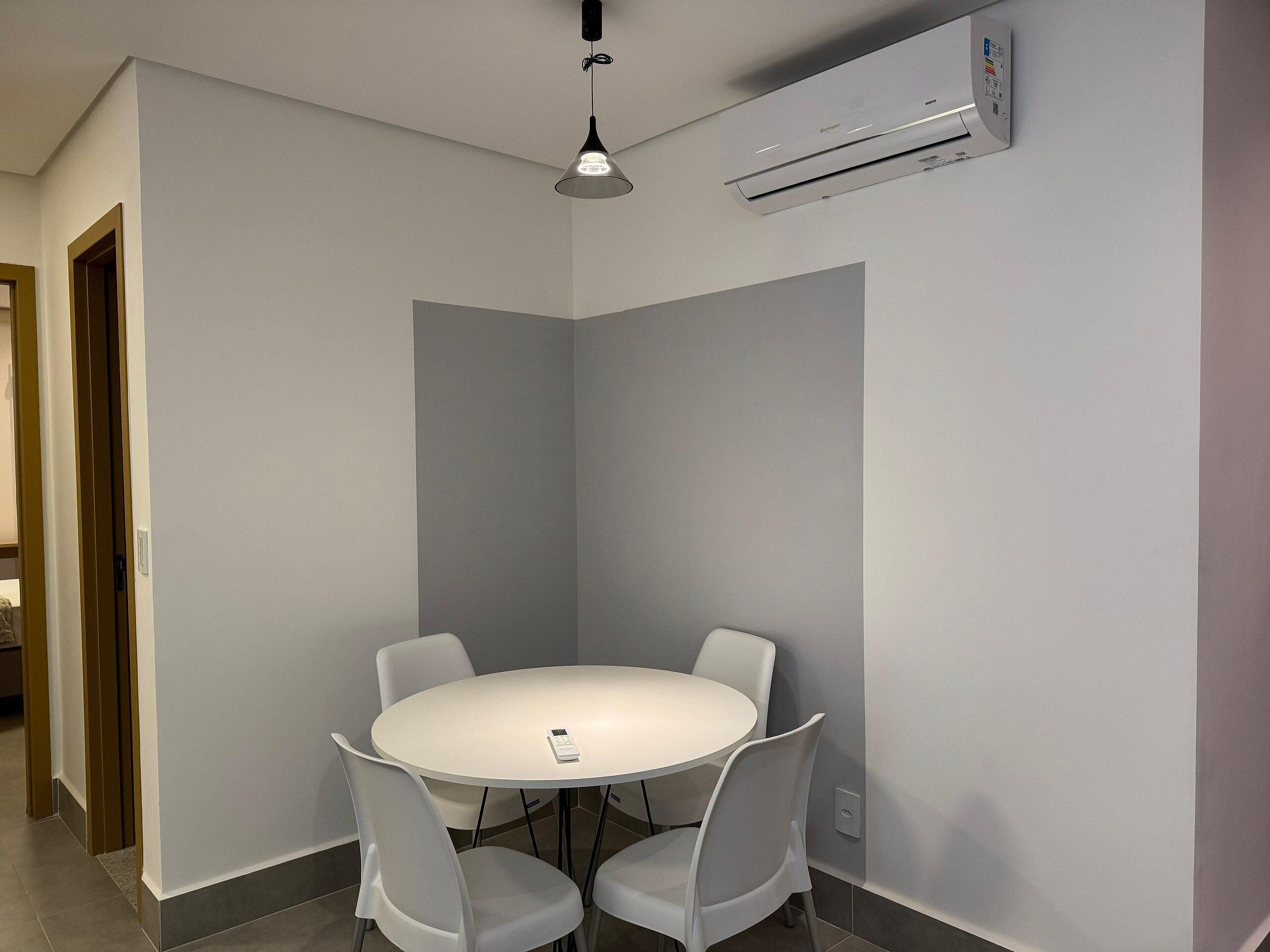 Basic Apartment | Dining