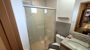 Basic Apartment | Bathroom | Shower