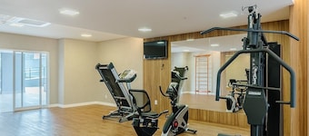 Apts in a Building With Pool and Gym - GRL