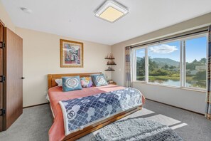 3 habitaciones, tabla de planchar con plancha, wifi y ropa de cama