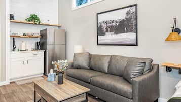 Hochwertige Bettwaren, Zimmersafe, individuell eingerichtet