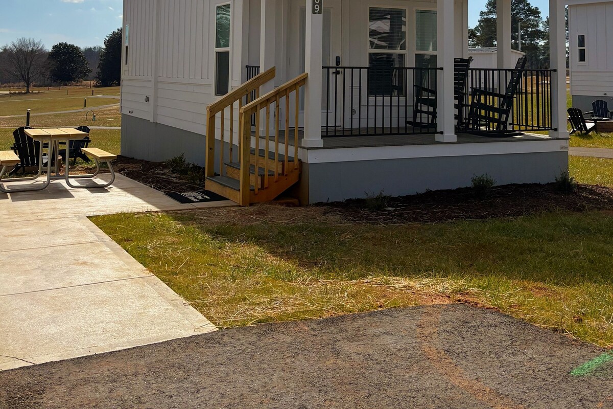 Standard Cabin, 1 King Bed with Sofa bed | Premium bedding, in-room safe, laptop workspace, WiFi (free)
