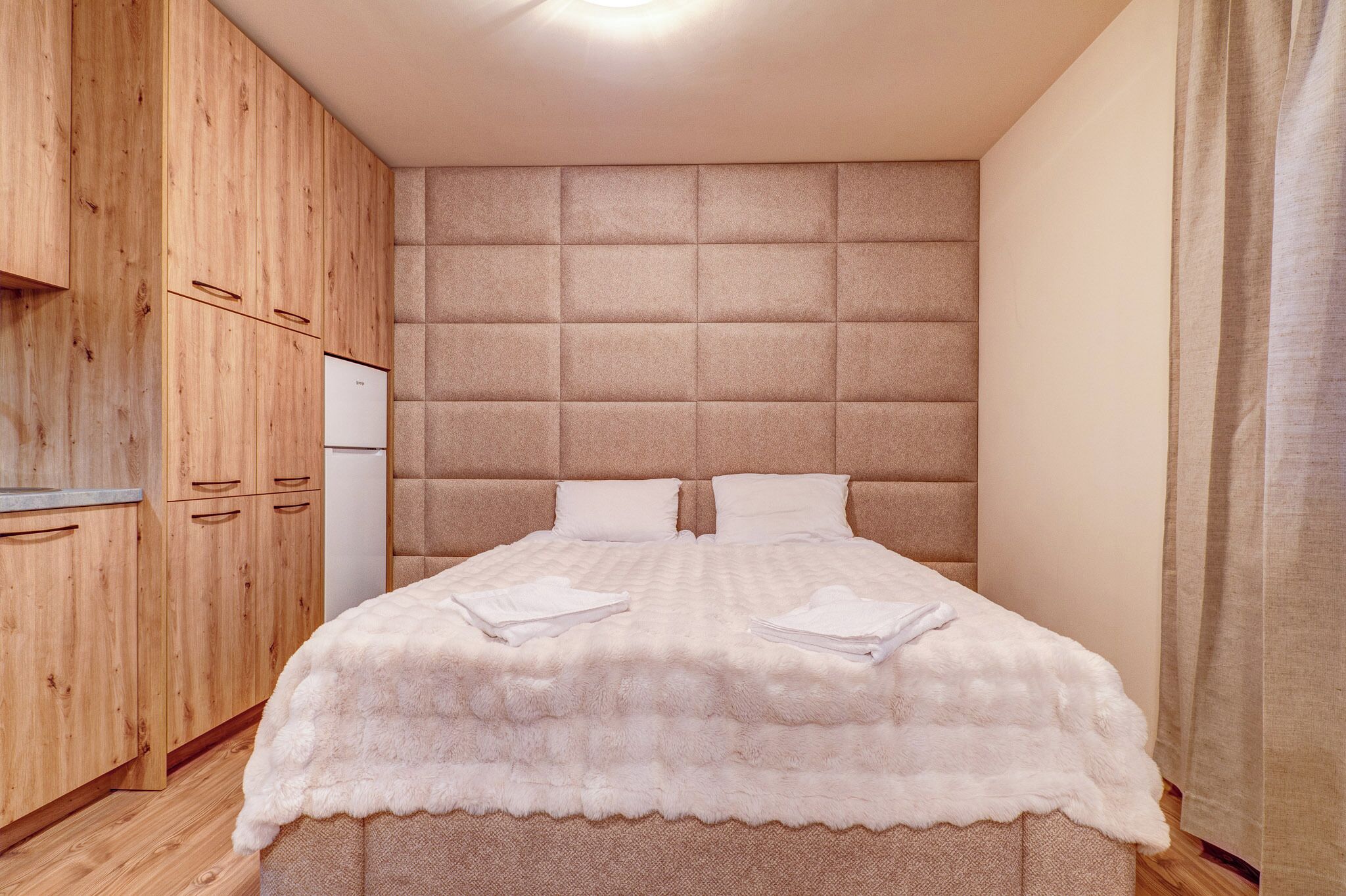 ดีลักซ์สตูดิโอ, ระเบียง, วิวภูเขา | เครื่องนอนระดับพรีเมียม, เตียงเมมโมรีโฟม, โต๊ะทำงาน