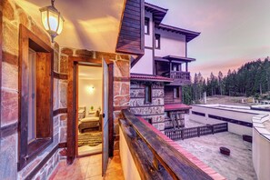 Deluxe studio, balkon, uitzicht op bergen | Balkon