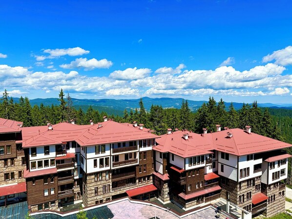 Standard Apartment, Balcony, Mountain View | Premium bedding, memory-foam beds, desk, laptop workspace