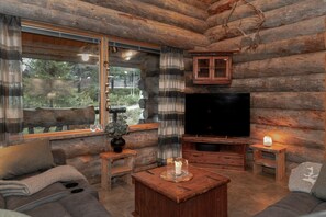 TV, fireplace, stereo - Traditional Log Cabin with the Best Location in Ruka (Ruka)