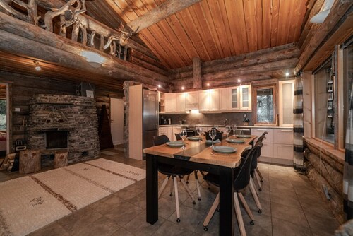 Traditional Log Cabin with the Best Location in Ruka