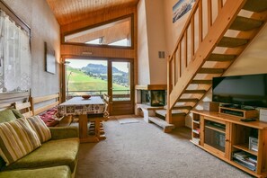 Télévision, cheminée