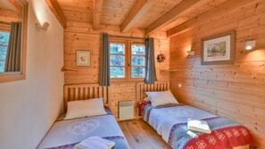 4 chambres, fer et planche à repasser, accès au Wi-Fi (inclus)
