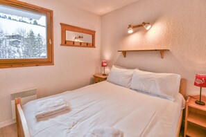 1 bedroom, iron/ironing board, free WiFi, bed sheets - Pistes du Soleil C3 - One Bedroom Apartment, Sleeps 4 (Le Grand Bornand)