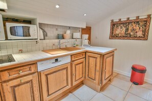 Réfrigérateur, micro-ondes, four, lave-vaisselle