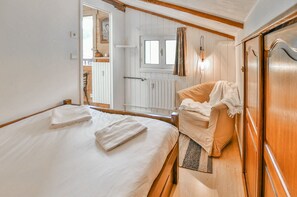 2 bedrooms, iron/ironing board, free WiFi, bed sheets - Maroly - Two Bedroom Apartment, Sleeps 8 (Le Grand Bornand)
