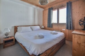 5 habitaciones, tabla de planchar con plancha y wifi gratis 