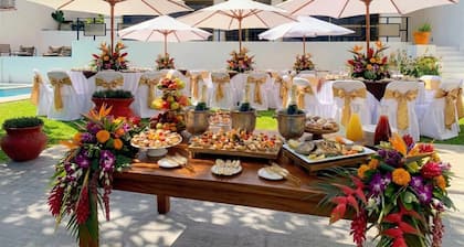 Private pool, garden, 4 bedrooms, parking FIFA2026 (pets welcome)