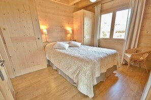 5 habitaciones, tabla de planchar con plancha y wifi gratis 