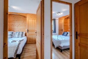 3 chambres, fer et planche à repasser, Wi-Fi gratuit, draps fournis