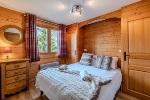 3 chambres, fer et planche à repasser, Wi-Fi gratuit, draps fournis