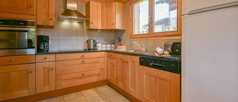 Fridge, microwave, oven, dishwasher