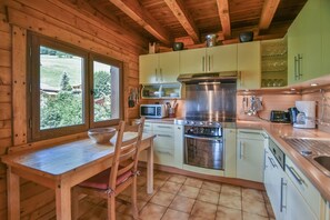 Fridge, microwave, oven, dishwasher - Chalet Mitoyen Marion (Le Grand Bornand)
