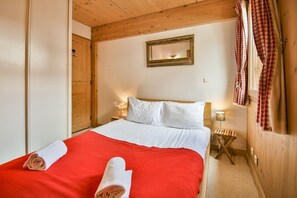 3 chambres, fer et planche à repasser, Wi-Fi gratuit, draps fournis