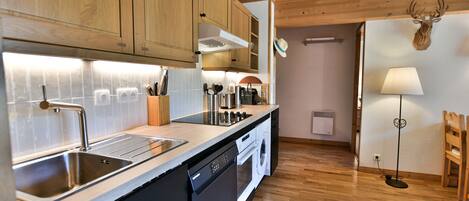 Køleskab, mikrobølgeovn, ovn, opvaskemaskine